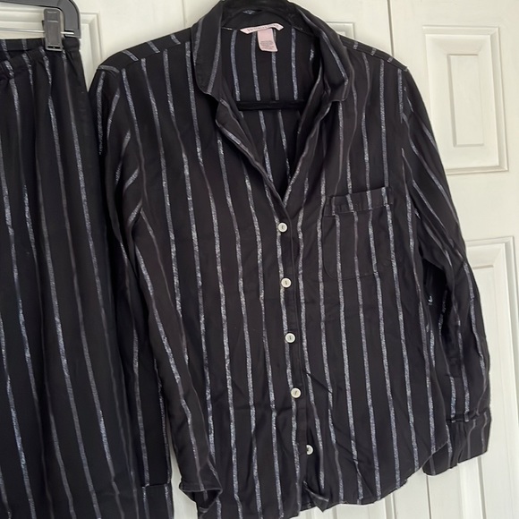 Adorable Victoria’s Secret pajamas! - Picture 2 of 4